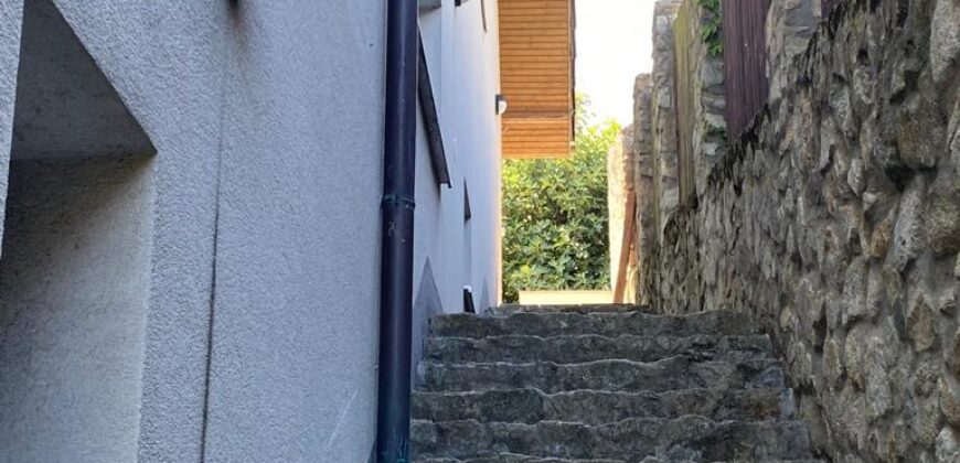 Novší 6 izb. RD Líščie údolie, 3x kúpeľňa, 2x kuchyňa, 4x parking