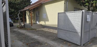 3 izb. RD na začiatku Rajky 5 min. od BA, pozemok 1032m2, letná kuchynka, 3x parking, wellness