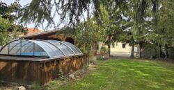 3 izb. RD na začiatku Rajky 5 min. od BA, pozemok 1032m2, letná kuchynka, 3x parking, wellness